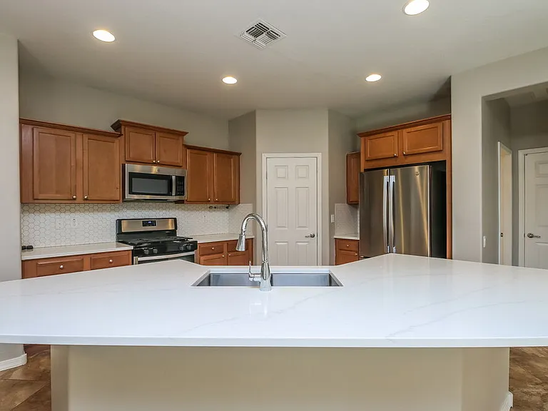 11043 E Silver Springs Ave — Photo 6