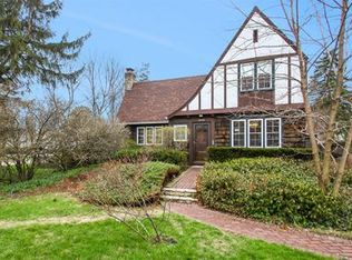 1900 Beverly Pl, Highland Park, IL 60035