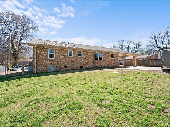 4th image of 3816 3rd Ave