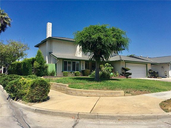 3rd image of 1433 N Solano Pl