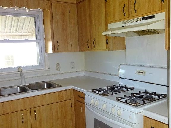 5th image of 1803 Truman Ave