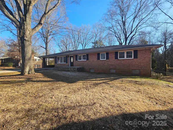 1103 Sunset Dr, Kannapolis, NC 28081
