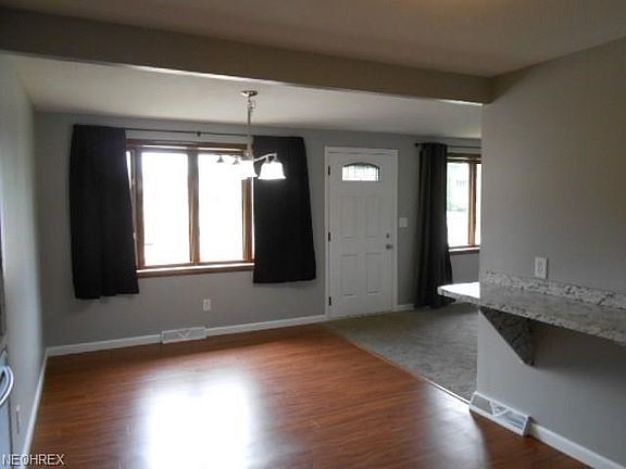 5th image of 144 W Overlook Dr