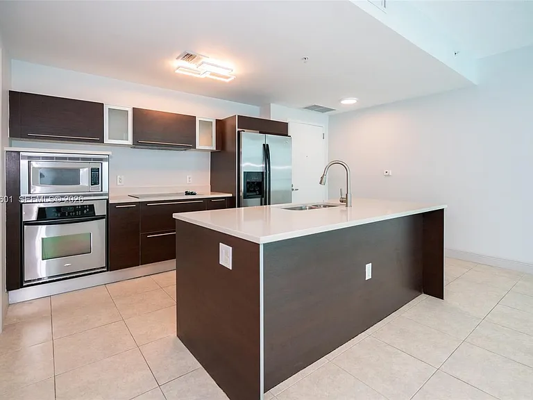 1900 N Bayshore Dr #3917 — Photo 1