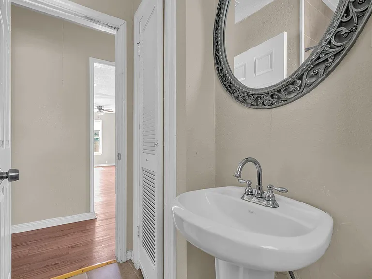 7304 Kinney St — Photo 22