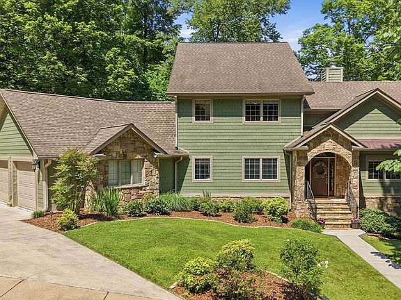 2nd image of 412 Shade Tree Way