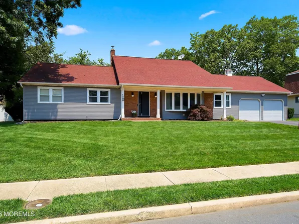 10 Beacon Drive, Howell, NJ 07731