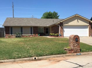 2305 Alicia Dr, Midwest City, OK 73130