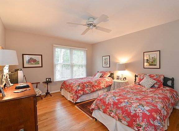 3rd image of 102 Ponds Ln