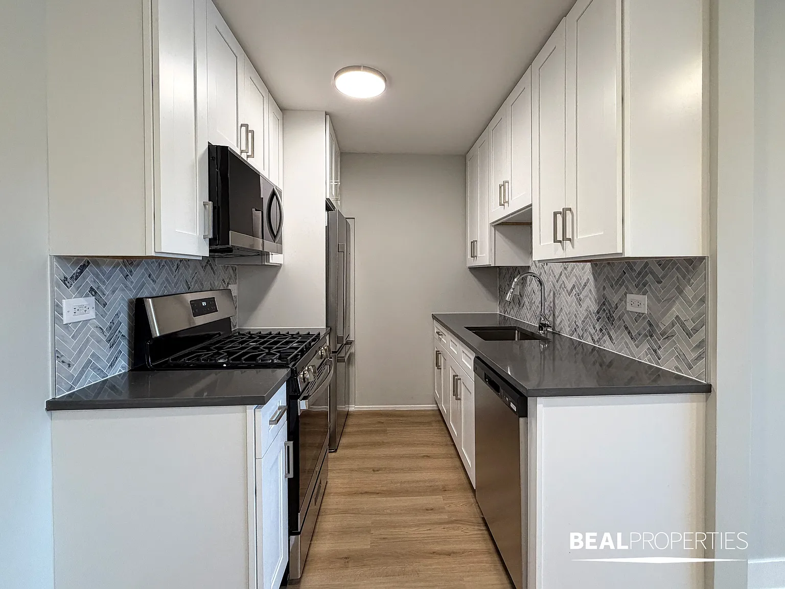 530 W. Aldine — Photo 3