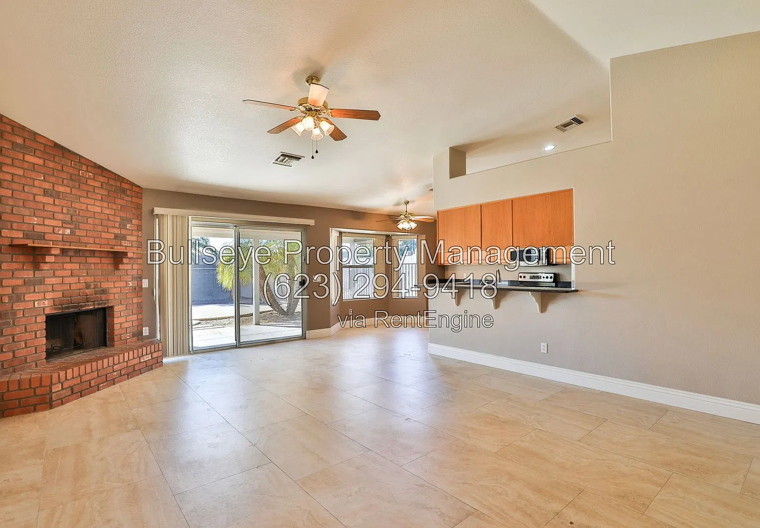 3 bed, 2.0 bath, 1369 sqft, $2,350 — Photo 4