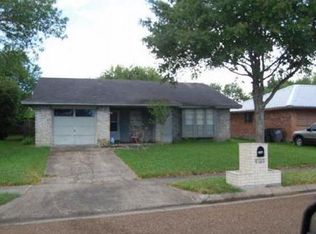 3606 Flamingo Dr, Victoria, TX 77901