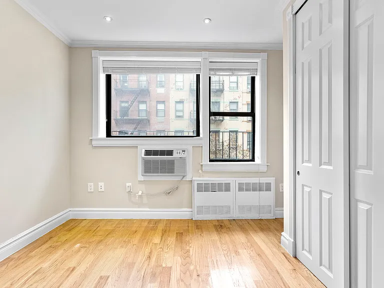 336 E 81st St #4G — Photo 2