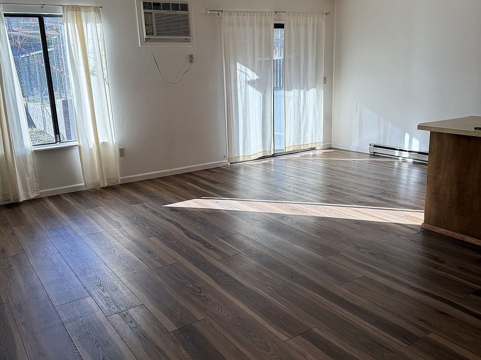1st image of 815 W Miner St #3