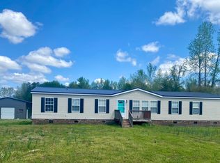 2041 Bay Rd, Wallace, NC 28466