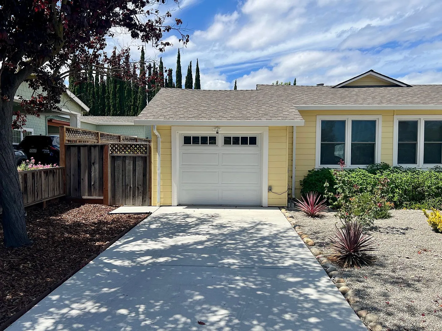 Beautiful 3 bed 2 bath home with luxury upgrades in Campbell. This is a must see. — Photo 2