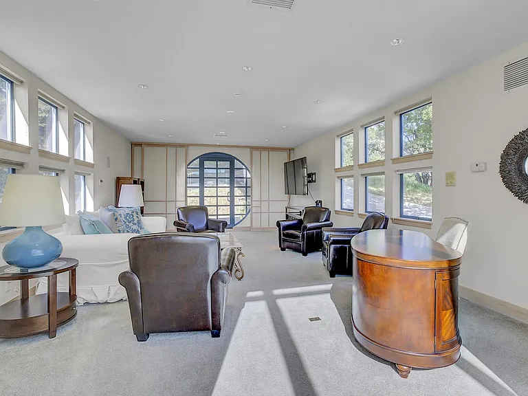 319 Tappan Ter — Photo 16
