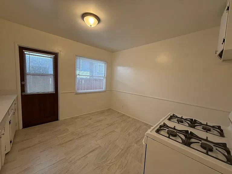 406 E Dryden St #2 — Photo 6