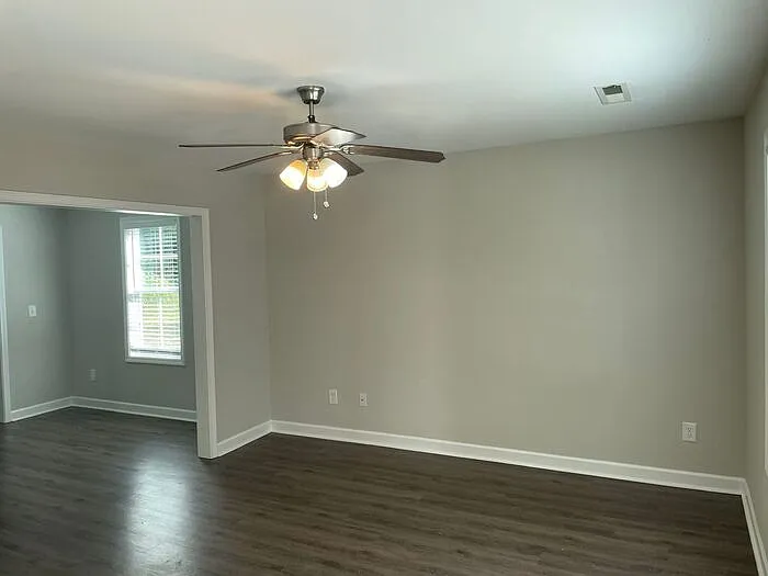 3 bed, 2.5 bath, 1260 sqft, $1,495 — Photo 2