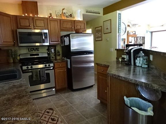 4th image of 16 Conifer Ct