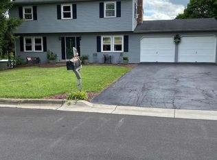 649 Leon Dr, Endicott, NY 13760