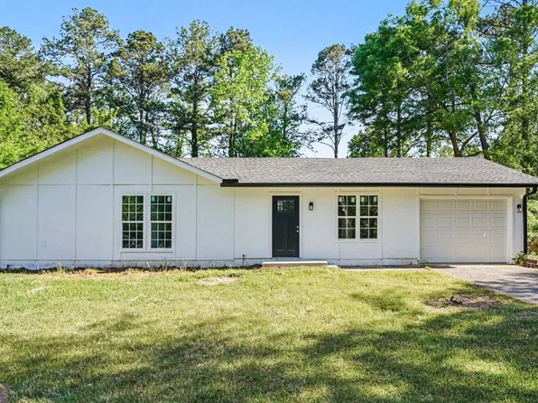 8984 Bentwood Ln, Riverdale, GA 30274