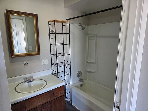 3rd image of 1701 W Adams St #1701