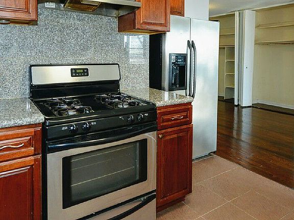 5th image of 1271 51st St #6U