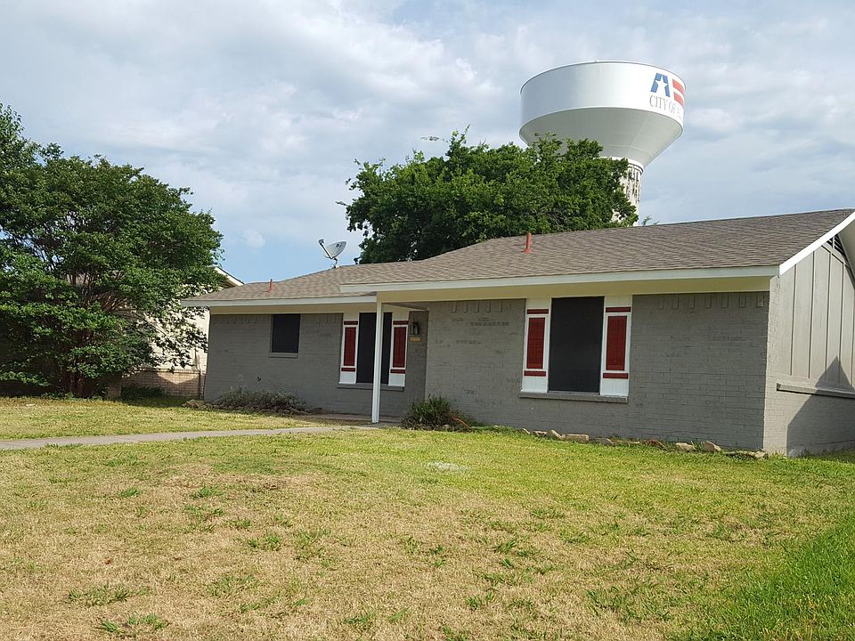 1st image of 915 Meadow Mead Dr