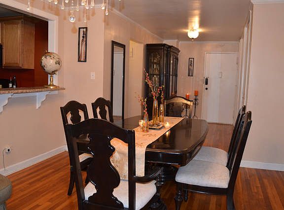 5th image of 1199 E 53rd St APT 5U