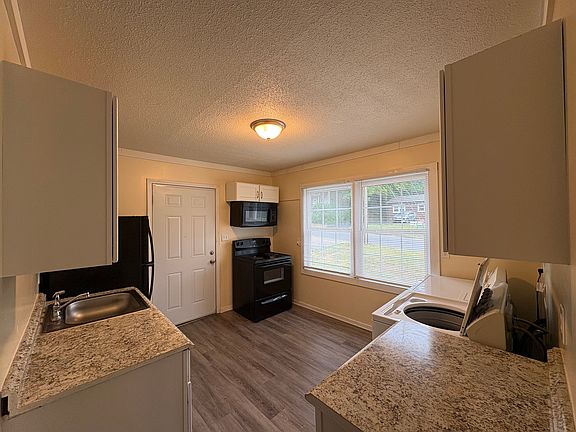 3rd image of 820 Mobile St #A