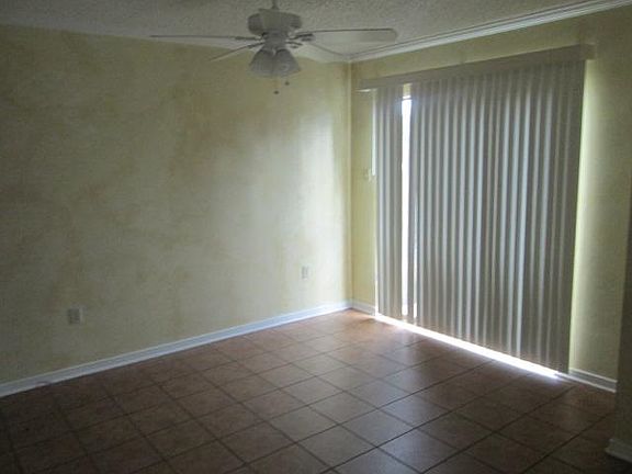 3rd image of 1556 Savannah Dr