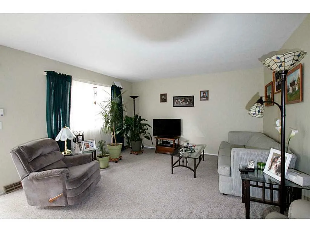 408 Harefoote St photo 1