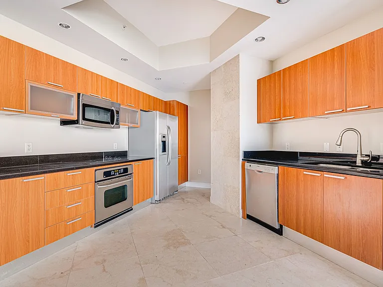 231 Riverside Dr #2606 — Photo 5