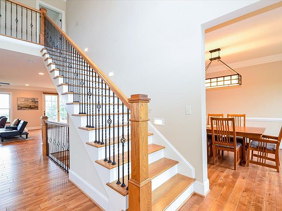 4th image of 3201 Southwood Manor Ct