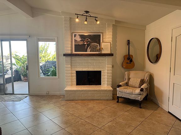 3rd image of 307 Avenida Cabrillo APT A