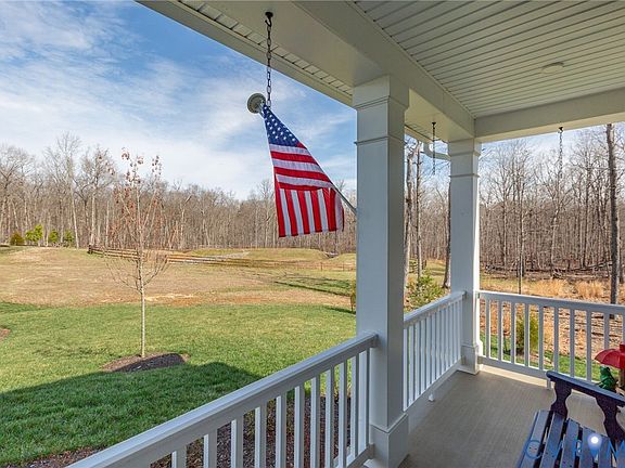 5th image of 10900 Canterbury Ct