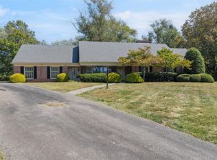 2611 Quail Hill Dr, Pittsburgh, PA 15241