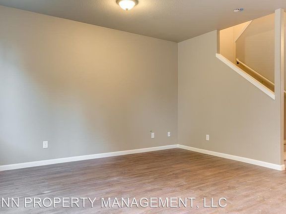 5th image of 7645 NE 31st Cir