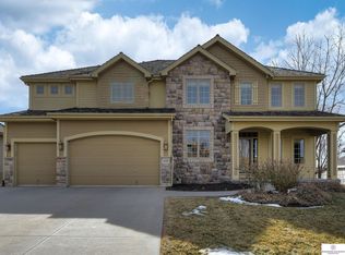 16157 Pinkney St, Omaha, NE 68116