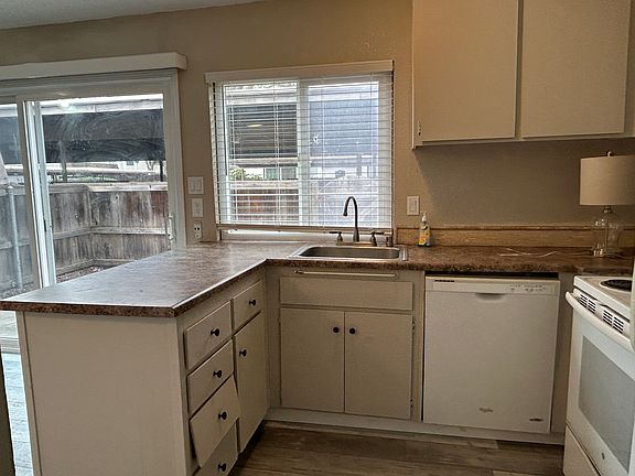 5th image of 8824 La Riviera Dr Unit B