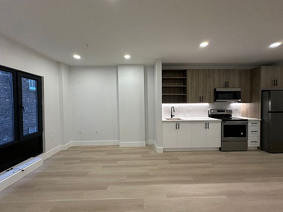 3rd image of 348 Forrest St #43E