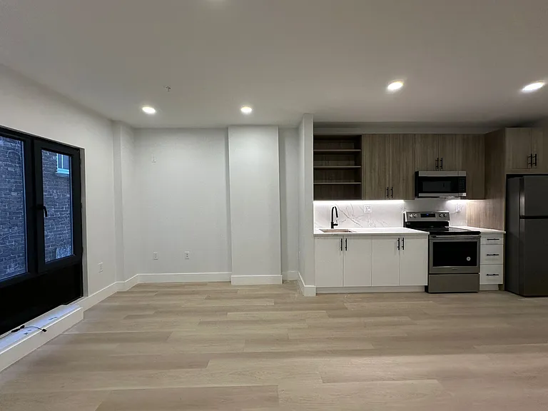 348 Forrest St #43E — Photo 3