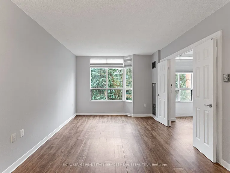 284 Bloor St W #304 — Photo 5