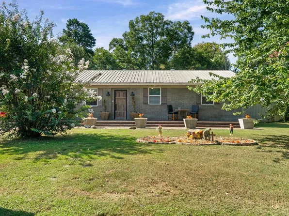 803 W Fisher St, Beebe, AR 72012