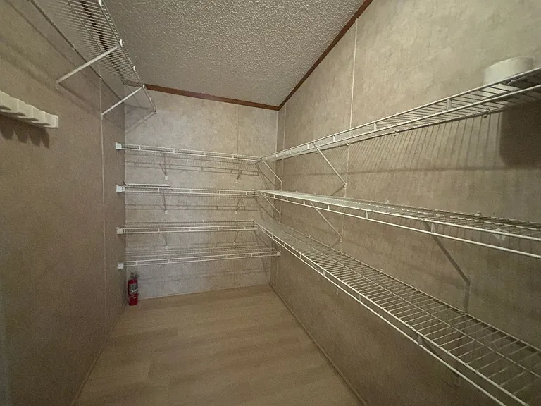2009 Luke Ln — Photo 8