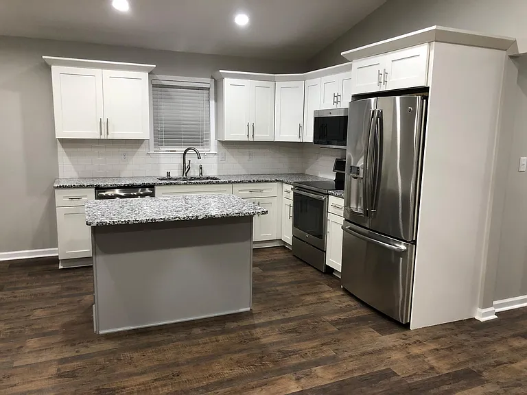 207 Rogers Ave — Photo 4