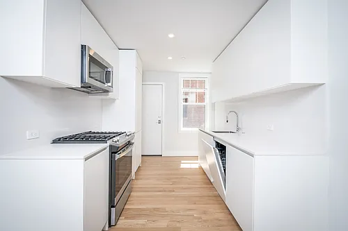 17 Forest St Photo 1