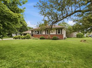 16 Carrington Ct, Hamilton, ON L9A 4N6