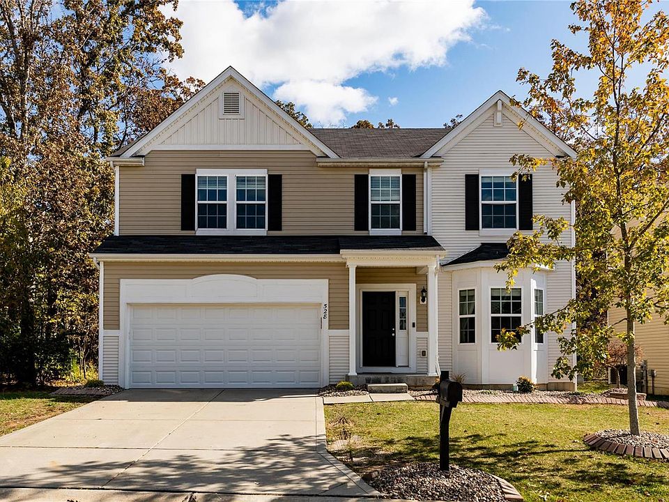1st image of 528 Country Chase Dr
